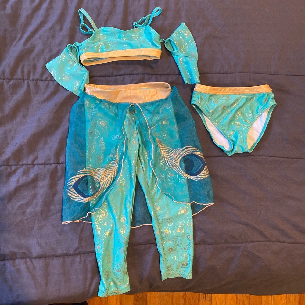 Disney store Aladdin Prince Jasmine 3piece suit 3T